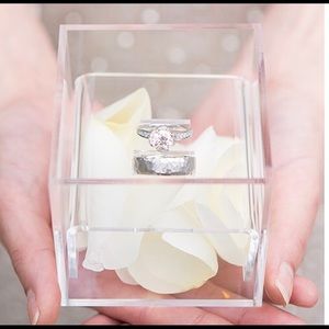 Acrylic ring box